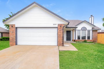 1604 PENNINGTON CIR MIDWEST CITY, OK 73130